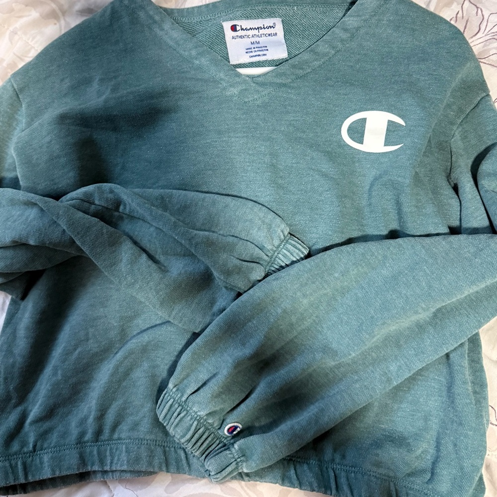 Champion women’s cropped Teal V-Neck Sweater